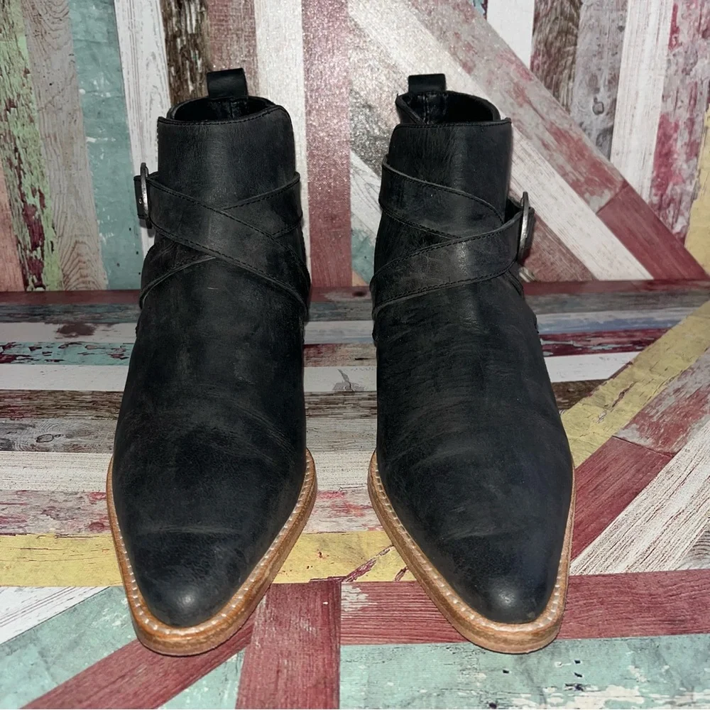 Free People Back Loop Ankle Boots W/Cross Straps & Buckle Black Leather EUC 7.5 - Picture 5 of 11
